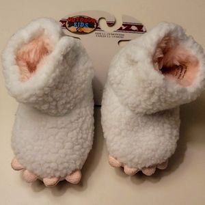 Fleece lining slippers Size 12-18 Months